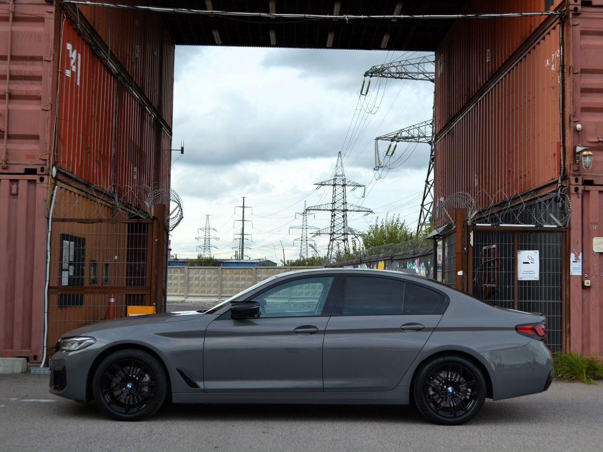 BMW 5-Series 2022, фото 2