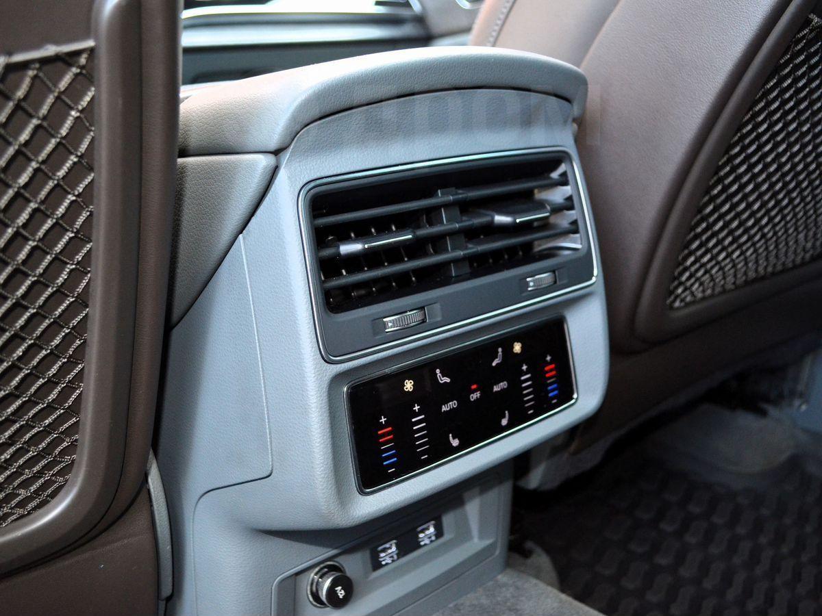 Audi Q8 2020, фото 14