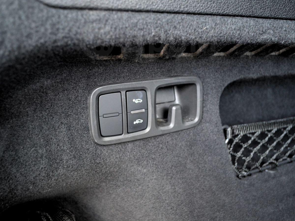 Audi Q8 2020, фото 15