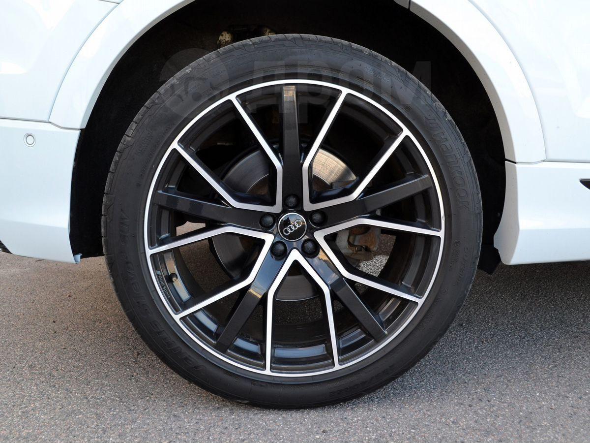 Audi Q8 2020, фото 22