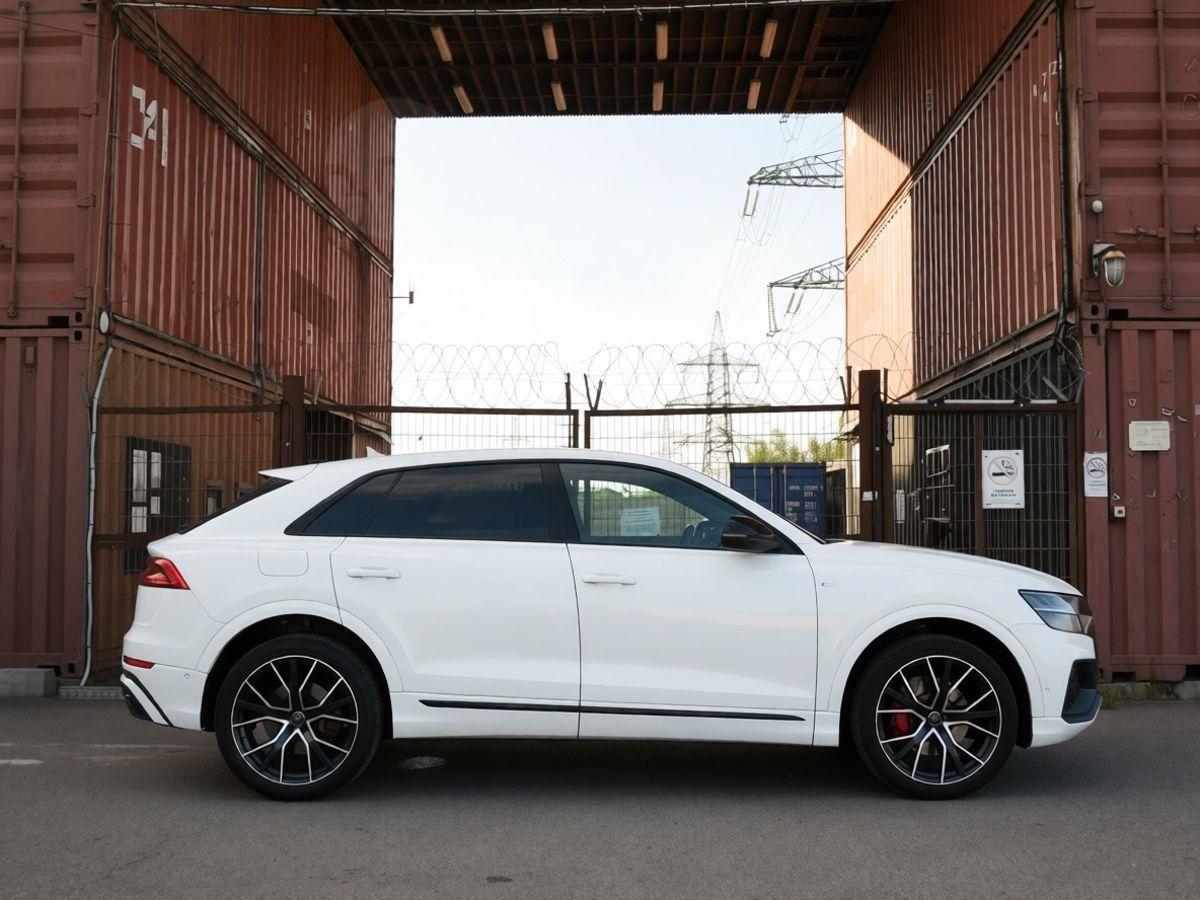 Audi Q8 2020, фото 5